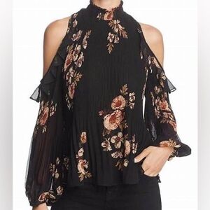 ASTR - Floral Shae Top - Size Small